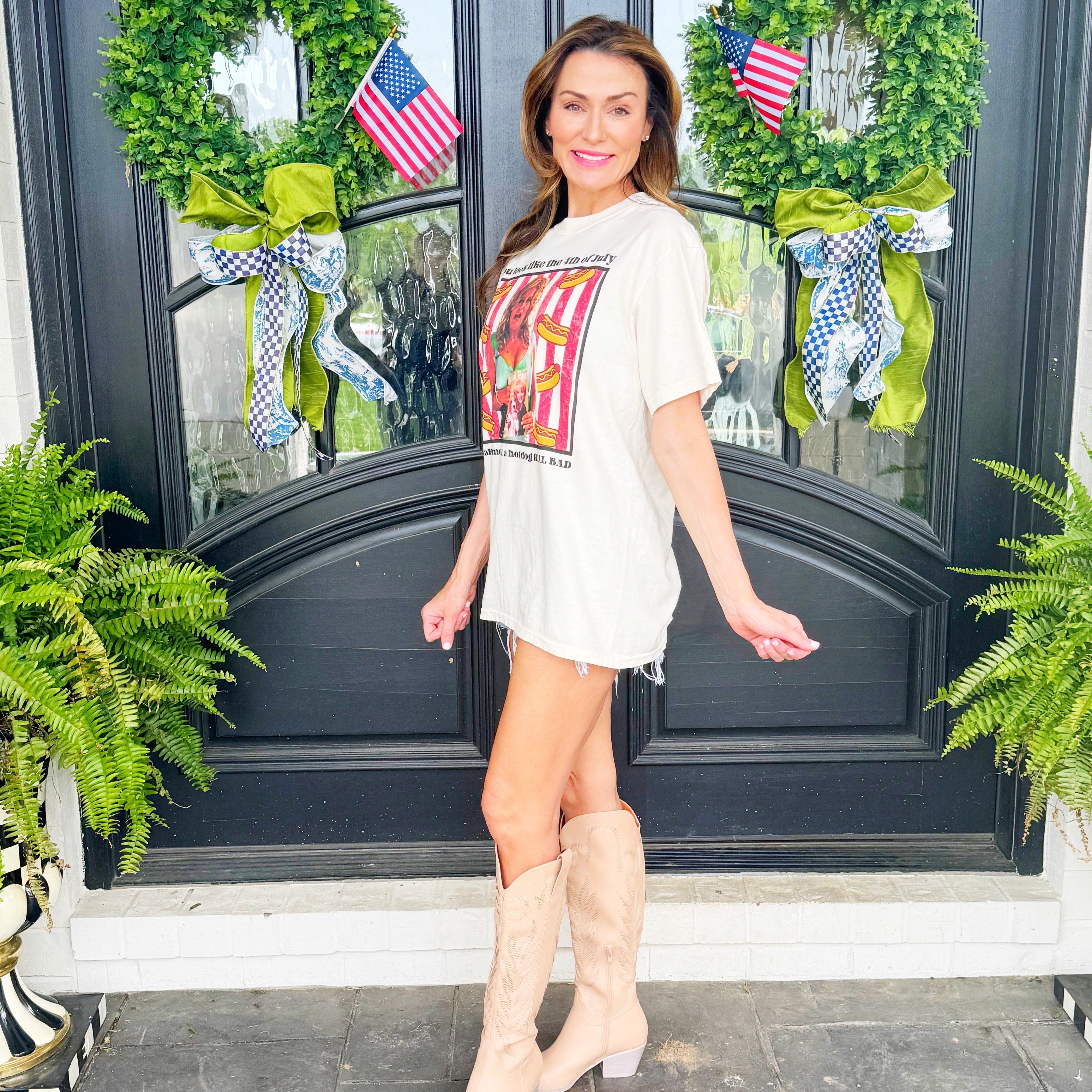 Makes Me Want a Hot Dog Tee