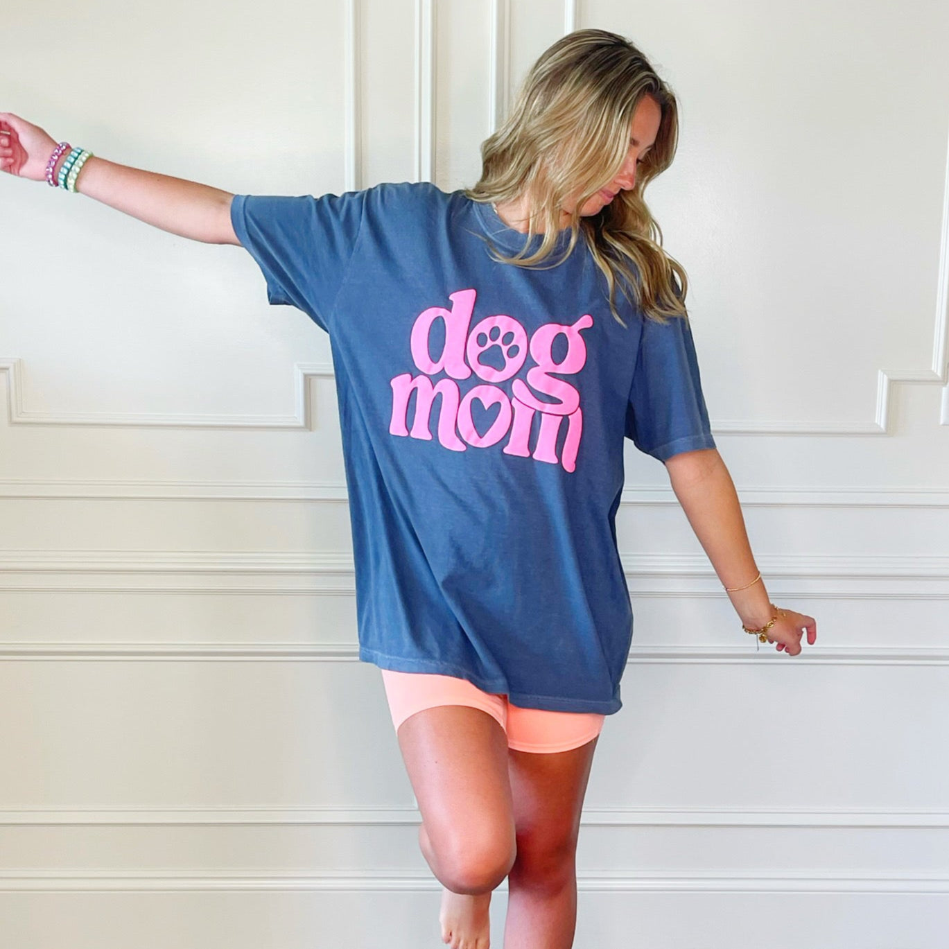 Dog Mom Tee